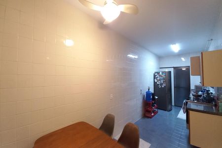 Apartamento à venda com 200m², 3 quartos e 2 vagas Apartamento à venda com 200m², 3 quartos e 2 vagasCozinha