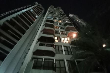 Apartamento à venda com 200m², 3 quartos e 2 vagas Apartamento à venda com 200m², 3 quartos e 2 vagasFachada do Prédio