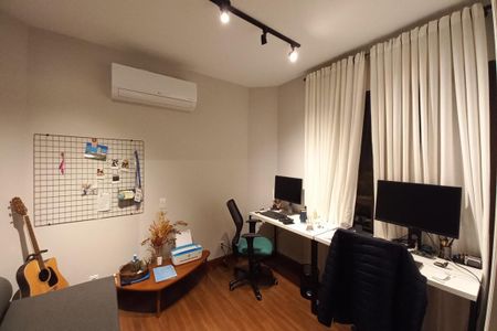 Apartamento à venda com 200m², 3 quartos e 2 vagas Apartamento à venda com 200m², 3 quartos e 2 vagasSala de TV