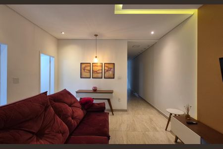 Casa para alugar com 130m², 2 quartos e 2 vagasSala