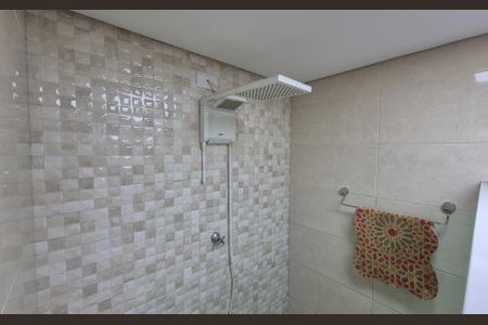 Casa para alugar com 130m², 2 quartos e 2 vagasBanheiro da suíte