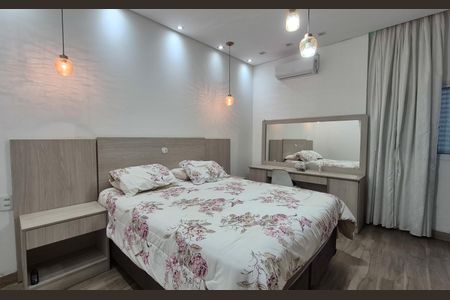 Casa para alugar com 130m², 2 quartos e 2 vagasSuíte