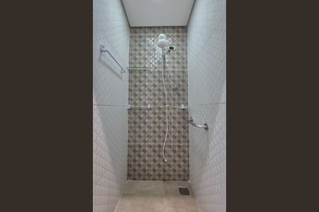 Casa para alugar com 130m², 2 quartos e 2 vagasBanheiro de Serviço