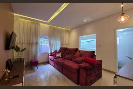 Casa para alugar com 130m², 2 quartos e 2 vagasSala