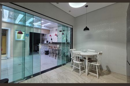 Casa para alugar com 130m², 2 quartos e 2 vagasCozinha