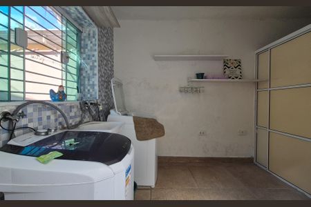 Casa para alugar com 130m², 2 quartos e 2 vagasLavanderia