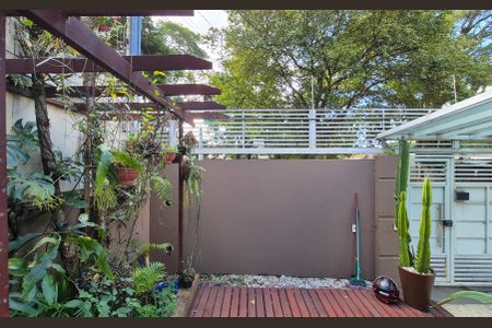 Casa para alugar com 130m², 2 quartos e 2 vagasVista Sala