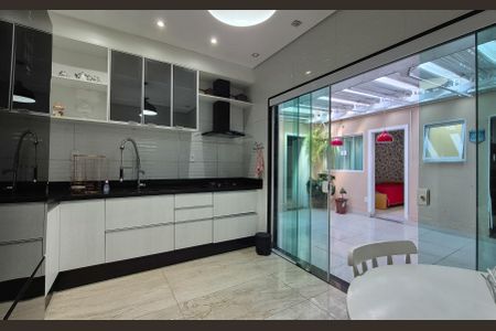 Casa para alugar com 130m², 2 quartos e 2 vagasCozinha