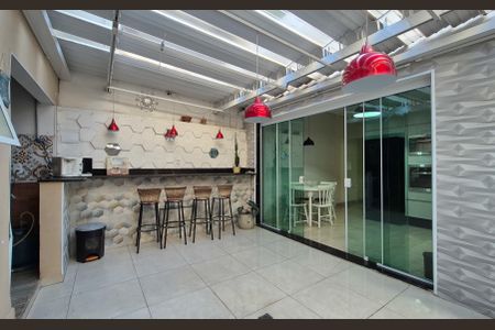 Casa para alugar com 130m², 2 quartos e 2 vagasÁrea externa