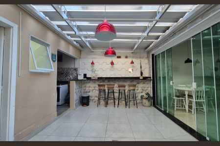 Casa para alugar com 130m², 2 quartos e 2 vagasÁrea externa