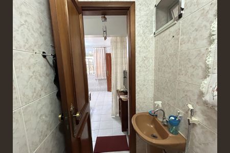 Casa à venda com 350m², 4 quartos e 5 vagasBanheiro de serviço