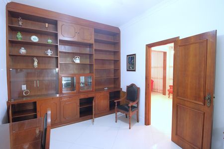 Casa à venda com 350m², 4 quartos e 5 vagasEscritório Sala de Jantar