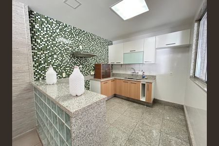 Casa à venda com 350m², 4 quartos e 5 vagasÁrea gourmet