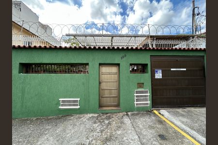 Casa à venda com 350m², 4 quartos e 5 vagasFachada