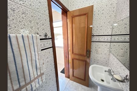 Casa à venda com 350m², 4 quartos e 5 vagasCasa 2 - Banheiro
