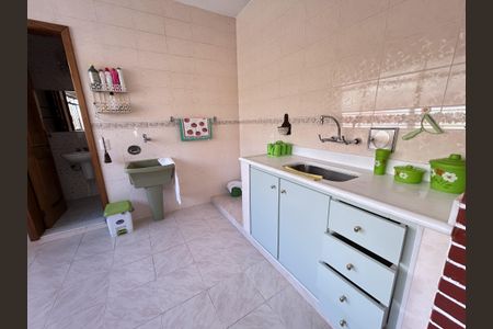 Casa à venda com 350m², 4 quartos e 5 vagasCasa 2 - cozinha/Área de Serviço