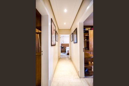 Apartamento à venda com 244m², 3 quartos e 3 vagasCorredor dos Quartos