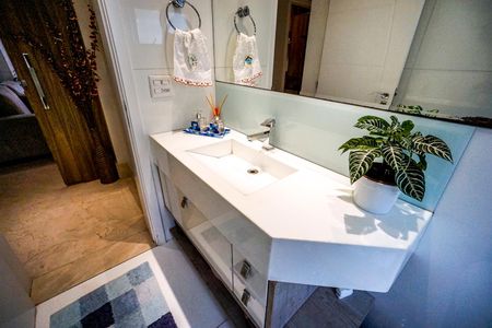 Apartamento à venda com 244m², 3 quartos e 3 vagasBanheiro social