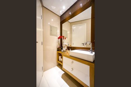 Apartamento à venda com 244m², 3 quartos e 3 vagasCobertura - Banheiro