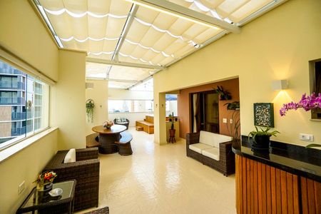 Apartamento à venda com 244m², 3 quartos e 3 vagasTerraço