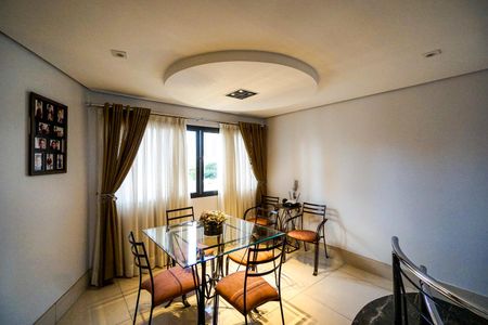 Apartamento à venda com 244m², 3 quartos e 3 vagasCobertura