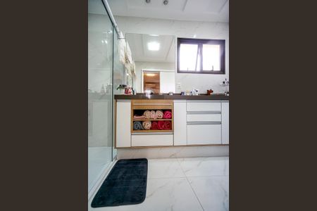 Apartamento à venda com 244m², 3 quartos e 3 vagasBanheiro da suíte