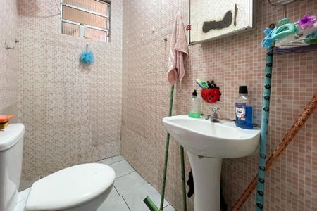 Casa à venda com 160m², 3 quartos e 1 vagaBanheiro - Casa 1