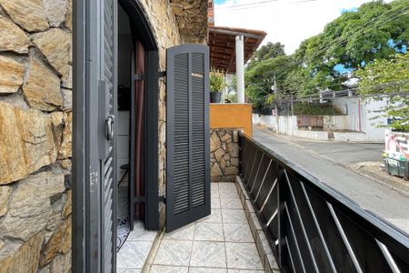 Casa à venda com 160m², 3 quartos e 1 vagaSacada do Quarto 2 - Casa 2 