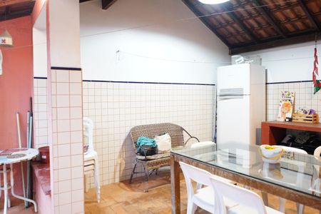 Casa à venda com 200m², 4 quartos e 2 vagasChurrasqueira