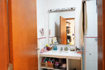 Casa à venda com 200m², 4 quartos e 2 vagasBanheiro da Suíte 3