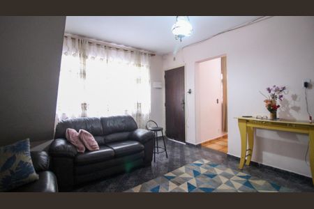 Casa à venda com 180m², 3 quartos e 2 vagas Casa à venda com 180m², 3 quartos e 2 vagasSala