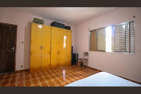 Casa à venda com 180m², 3 quartos e 2 vagas Casa à venda com 180m², 3 quartos e 2 vagasQuarto 1