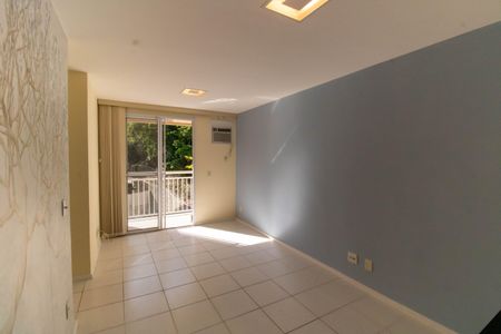 Apartamento à venda com 70m², 3 quartos e 1 vaga Apartamento à venda com 70m², 3 quartos e 1 vagaSala