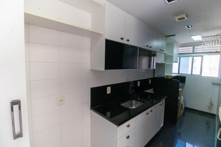 Apartamento à venda com 70m², 3 quartos e 1 vaga Apartamento à venda com 70m², 3 quartos e 1 vagaCozinha e Área de Serviço