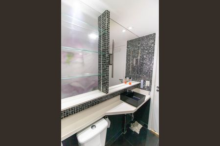 Apartamento à venda com 70m², 3 quartos e 1 vaga Apartamento à venda com 70m², 3 quartos e 1 vagaBanheiro Social