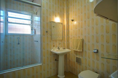 Casa para alugar com 320m², 4 quartos e 3 vagasBanheiro