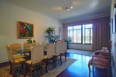 Casa para alugar com 320m², 4 quartos e 3 vagasSala