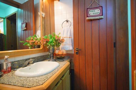 Casa para alugar com 320m², 4 quartos e 3 vagasBanheiro 2