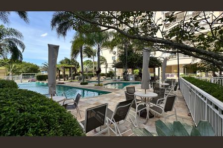 Apartamento à venda com 75m², 2 quartos e 3 vagas Apartamento à venda com 75m², 2 quartos e 3 vagasÁrea comum - Piscina