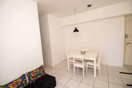 Apartamento à venda com 75m², 2 quartos e 3 vagas Apartamento à venda com 75m², 2 quartos e 3 vagasSala