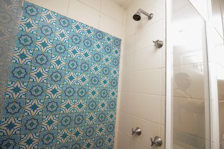 Apartamento à venda com 75m², 2 quartos e 3 vagas Apartamento à venda com 75m², 2 quartos e 3 vagasBanheiro quarto 1