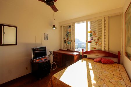 Casa de condomínio à venda com 440m², 6 quartos e 4 vagasQuarto 2