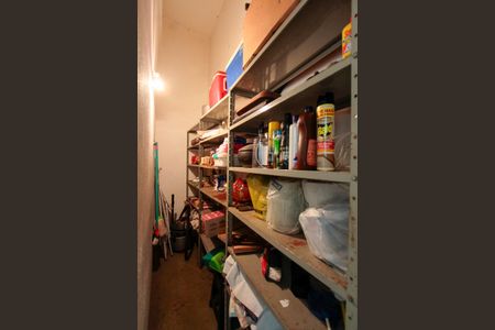 Casa de condomínio à venda com 440m², 6 quartos e 4 vagasDespensa