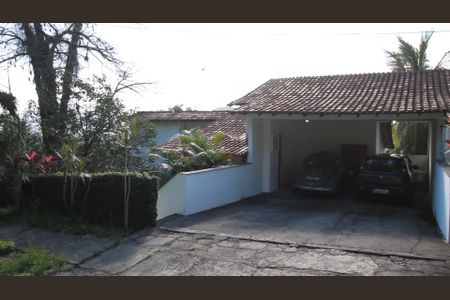 Casa de condomínio à venda com 440m², 6 quartos e 4 vagasFachada