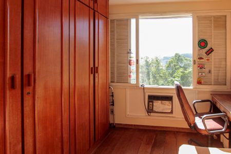 Casa de condomínio à venda com 440m², 6 quartos e 4 vagasQuarto 1