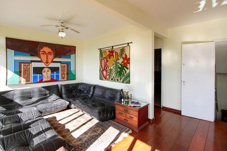 Casa de condomínio à venda com 440m², 6 quartos e 4 vagasSala