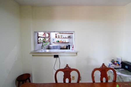 Casa de condomínio à venda com 440m², 6 quartos e 4 vagasSala de jantar