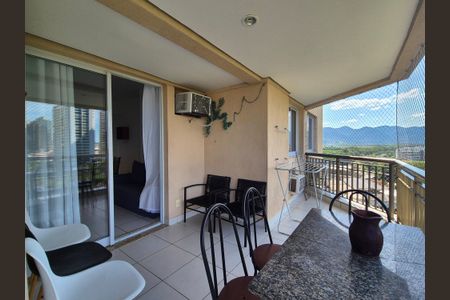 Apartamento à venda com 75m², 2 quartos e 3 vagasVaranda