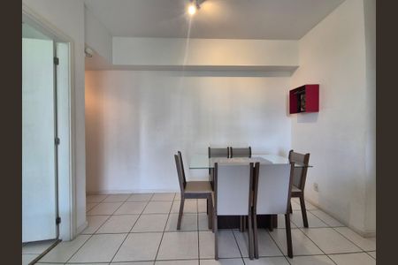 Apartamento à venda com 75m², 2 quartos e 3 vagasSala