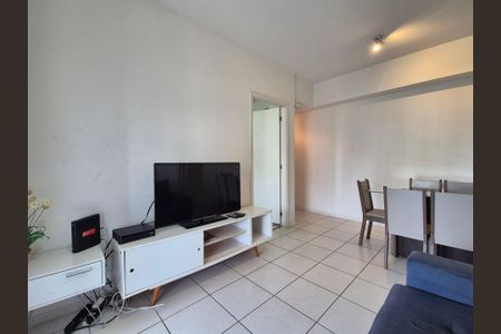 Apartamento à venda com 75m², 2 quartos e 3 vagasSala